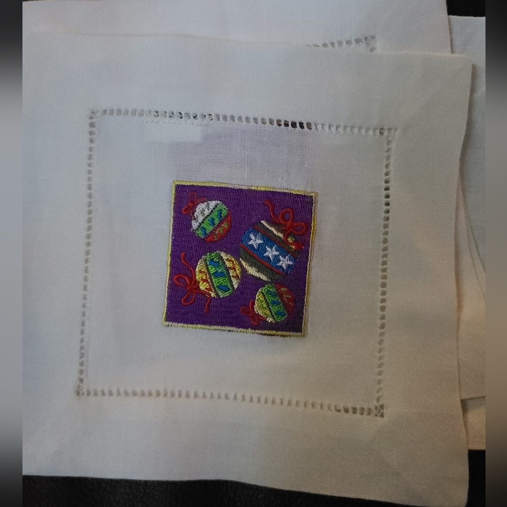 Holiday linen embroidered napkins 6 - Picture 7 of 10
